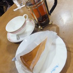 アトリエ ピザハウス - 別途　ベイクドチーズケーキと紅茶