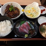 Koshitsu Izakaya Shuzou Toki - 沖縄風角煮定食（780円）の刺身セット（880円）