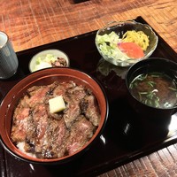 赤坂 津つ井 総本店 - 赤坂 津つ井 総本店(東京都港区赤坂)赤坂名物ビフテキ丼 3,200円