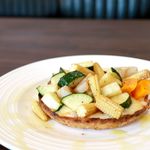 カリフラワーピザ専門店 オリーブ - 20191101ゴロゴロ野菜ピザ・別アングル