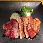 焼肉みます - 焼肉ランチA 税抜1,380円  牛カルビ、豚カルビ、豚ロース、焼き野菜