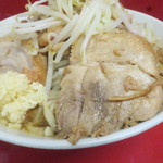 ラーメン二郎 - 豚