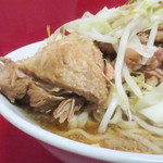 ラーメン二郎 - 豚の厚み