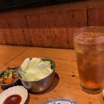 居酒屋 しげ屋 - ウーロンハイとお通し？