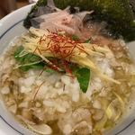 麺屋 猪一 離れ - (限定)すだち生絞り 京のもち豚 鬼みぞれつけそば 1,200円 (つけ汁)