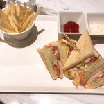 カフェ コヴァ ミラノ 渋谷スクランブルスクエア店 - 