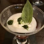 オステリア カステリーナ - 静岡県産アメーラトマトのムース・甘酒のスプーマとストラッチャテッラ