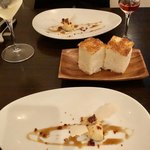 オステリア カステリーナ - スペシャリテ・フォアグラのフラン、マルサラソース（自家製フォカッチャと共に）