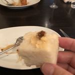 オステリア カステリーナ - スペシャリテ・フォアグラのフラン、マルサラソース（自家製フォカッチャと共に）