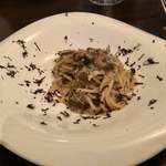 オステリア カステリーナ - ポルチーニとトリュフのクリームソース