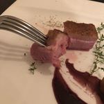 オステリア カステリーナ - ハンガリー産　鴨のローストフランボワーズソース・無花果コンポート添え