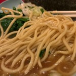 横浜家系 黄金家 - Wネギラーメン 麺アップ