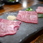 牛恋　 - 希少部位3種盛り合わせ