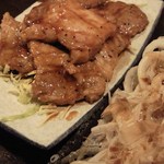 金町製麺 - '12/03/01 焼き豚ばら肉の甘辛焼き（380円）+新たまねぎのサラダオニオン（350円）