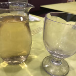 Saizeriya - 白ワイン(デカンタ250ml)