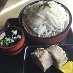 お多福うどん - ざるうどん 大盛＝４９０円 ← 普通盛と同じ値段
            かしわめし２個＝２００円