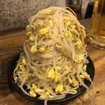 江古田ホルモン - もやしナムル　山盛りです。笑