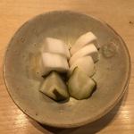 鳥しき - お新香（カブ＆キュウリ）