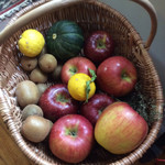Pandoradhi - 参考写真、届いたリンゴ真っ赤な秋映とシナノスイート