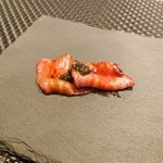 YANAGI - 【こぶ黒】イチボ昆布締め キャビア添え