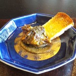 徳山鮓 - 焼すっぽん：客席前の広いテラスで娘婿さんが焼いてくださった 余呉湖の スッポンです。 コラーゲンタップリで、上品な鶏肉のようです。 濃厚で甘辛いタレが また最高に美味しいですネ！　　　　　　2019.10.26