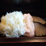 徳山鮓 - 鯖のなれ寿司：ラクレットチーズ と トマトのソース が 鯖のなれ寿司の醸し出すハーモニーが素晴らしいですネ！　　　　　　2019.10.26