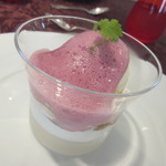 エタンセール カワモト - 【バニラアイス葡萄のムース添え】