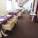 エタンセール カワモト - 非日常感の有る店内♪