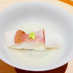 温石 - 美しい潮汁の鯛