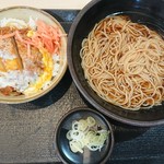 ゆで太郎 - ミニ丼セット（かつ丼）690円（紅しょうがは後載せ）