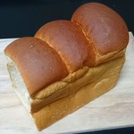 阪急ベーカリー香房 - 焼き立てトースト(1/2本)