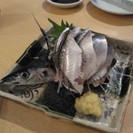 鯛だしおでん 魚たも - 秋刀魚の刺身、新鮮で美味しかった