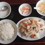大連食府 - 料理写真:2019年10月 日替ランチ B1:鶏肉と山芋炒め 750円