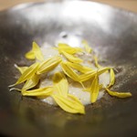 虎白 - 強肴　焦がし茄子　鱈の白子の餡　菊花