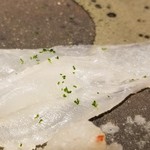 馳走 啐啄一十  - (08)虎魚(2日寝かせ)(広島県呉産)
      産卵期は初夏～夏、旬は通年
      冷やし込みを調整し、寝かせ方を変化させるのだそう
      魚本来の旨みを存分に引き出しています。