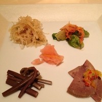 メゾン・ド・ユーロン - ②旬を味わう前菜の盛り合わせ
