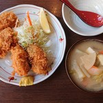 ときわ食堂 - 2019年11月　播磨灘産　カキフライ+とん汁　930+300円+税