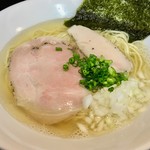 麺屋 満開 - 塩煮干中華そば　720円