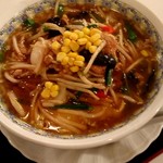 かりん亭 - 肉野菜たっぷりラーメン880円