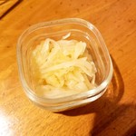 カレー気分 - 玉ねぎの酢漬け