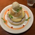 カフェ アクイーユ - 2019年8月　桃づくしのパンケーキ