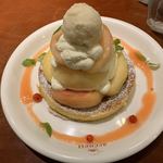 カフェ アクイーユ - 2019年8月　桃づくしのパンケーキ