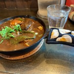 札幌スープカレーHIGUMA  - 手ごねハンバーグ（ルーカレー）