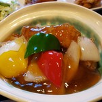 とんこう - 大きめの豚肉に野菜