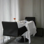 アーリア ディ タクボ - 明るい店内