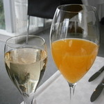 アーリア ディ タクボ - 乾杯用　シャンパン（ブーブクリコ）＆ミモザ（愛媛県産温州蜜柑のジュース＋スプマンテ）
