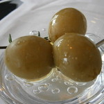 アーリア ディ タクボ - お通し　アンチョビオリーブ　ローズマリー