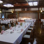 メインダイニングルーム - 結婚披露宴のセッティング