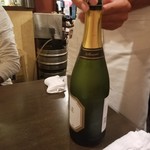 イタリアン酒場ナチュラ - オープニングのスパークリングワイン