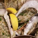 イタリアン酒場ナチュラ - 生牡蠣まぁまぁ